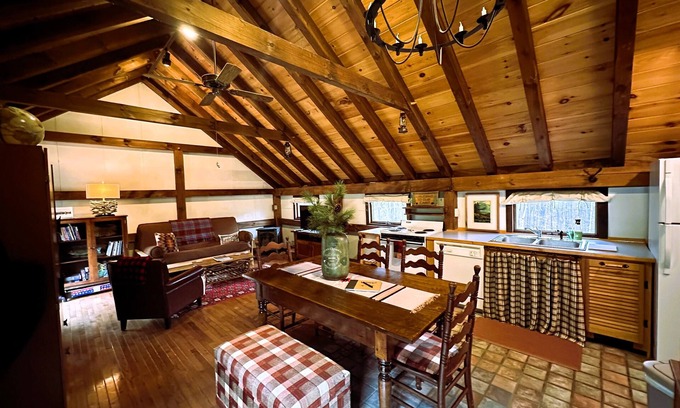 Jay Cabina | Camp Creaky Birch, cozy 2-bedroom cabin with privacy, firepit and deck.