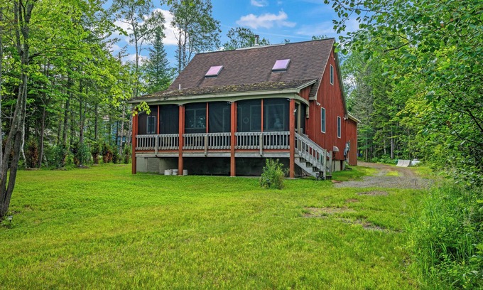 Rangeley Plantation Casa | Camp Firefly - Adorable cabaña en el lago Mooselookmeguntic con paseo de arena en