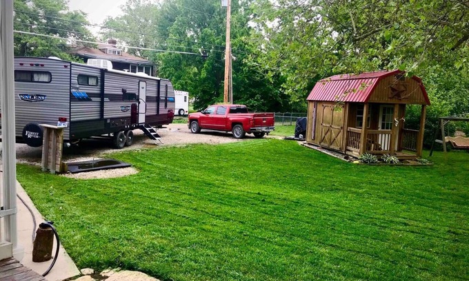 Emporia Casa | Camp in town or at a nearby campsite! 2020 Salem 33 ft Camper
