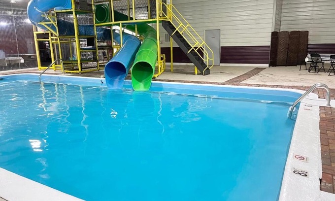 Oscoda Hotel | Camp inn lodge