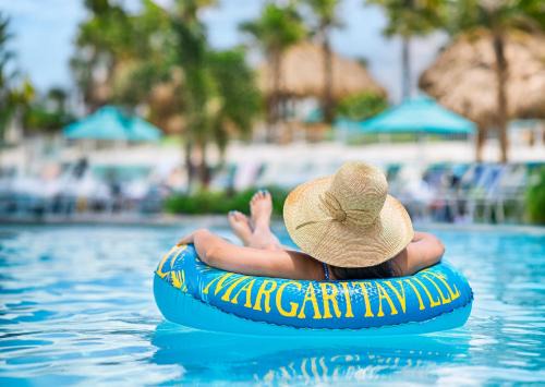 Auburndale Complejo | Camp Margaritaville Auburndale RV Resort and Cabana Cabins