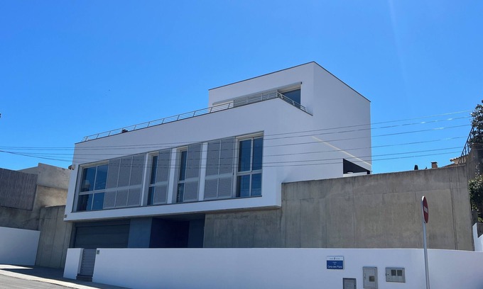 L'Escala Villa | Villa de Arquitecto Cerca de la Playa, Piscina Privada , Wifi Gratuito, Aire Acondicionado