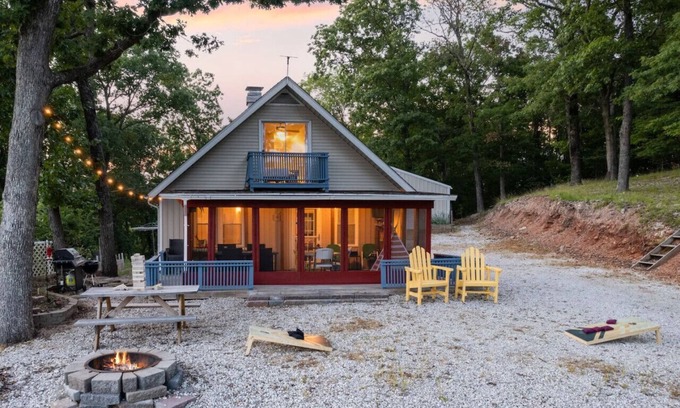 Cartwright Cove Casa | Camp S'more Fun-Lakeview, Fire Pit, Pet Friendly