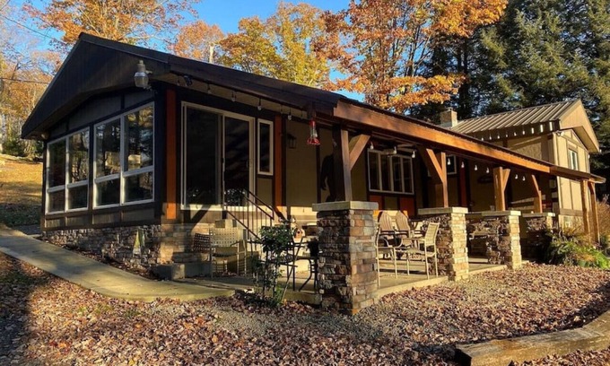 Confluence Cabina | Camp Sideways · Lakeside Fall Spectacular! Cabin w/Hot Tub, Fire Pit, Fireplace