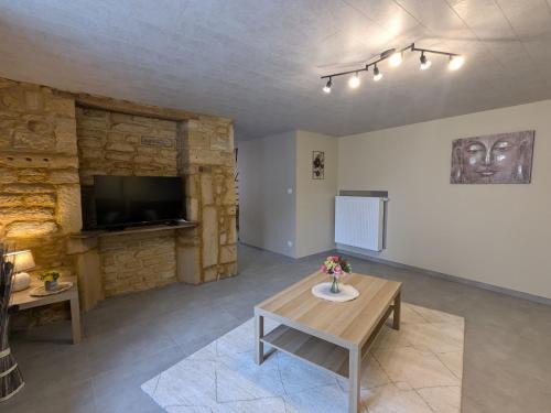 Han-les-Juvigny Casa | Campagne, confort moderne : Grand appartement rénové pour 8 pers. avec terrasse et jardin spacieux - FR-1-585-135