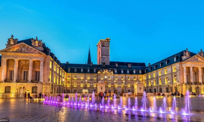 Dijon Hotel | Campanile Dijon Nord - Toison D'or