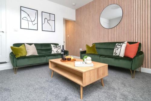 Stoke-on-Trent Casa | Campbell House by Truestays - NEW 2 Bedroom House in Stoke-on-Trent