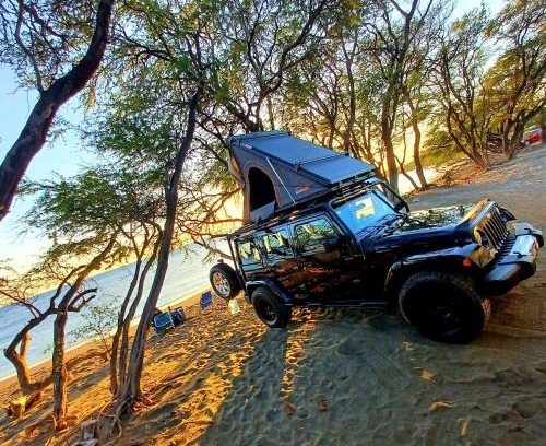 Kahului Apartamento | CampCar Maui Jeeps SUVs Hybrid Camper van Rentals with equipment and Travel Advice