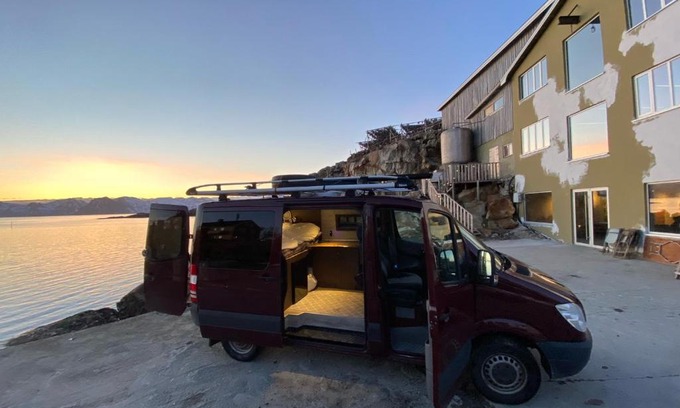Leknes Otro | Campervan in the Lofoten Islands