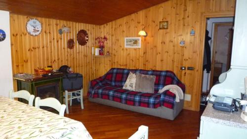 Palu Apartamento | campiglio; dedica a te la calda mansarda di pia