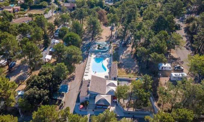 Mondragon Casa | Camping 3 étoiles - Piscine - eebeah