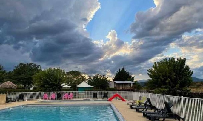 Balazuc Casa | Camping 3 étoiles - Piscine - eeeehc
