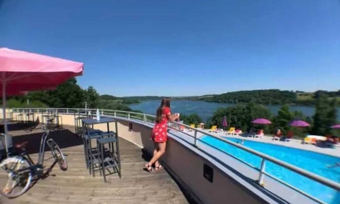 Peigney Casa | Camping 5 étoiles - Piscine - eebcg0