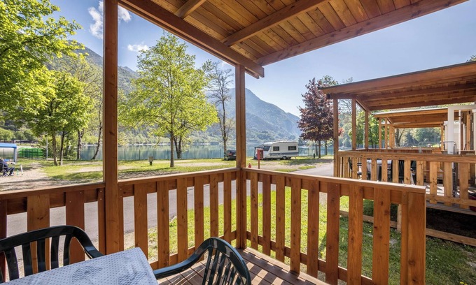 Ledro Alquiler De RV | Camping 'Al Lago Zefiro' con vistas al lago, terraza y Wi-Fi
