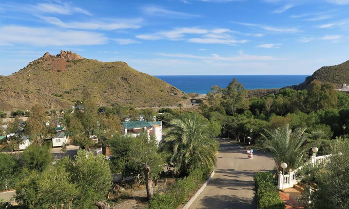 Playa Macenas Alquiler De RV | Camping & Bungalow Cueva Negra