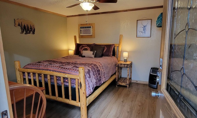 Shingletown Alquiler De RV | Camping Cabin A at Living Springs Resort Mt. Lassen
