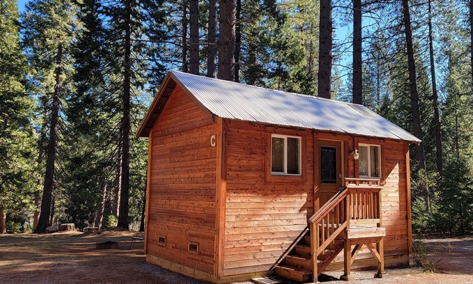 Shingletown Alquiler De RV | Camping Cabin C at Living Springs Resort Mt. Lassen