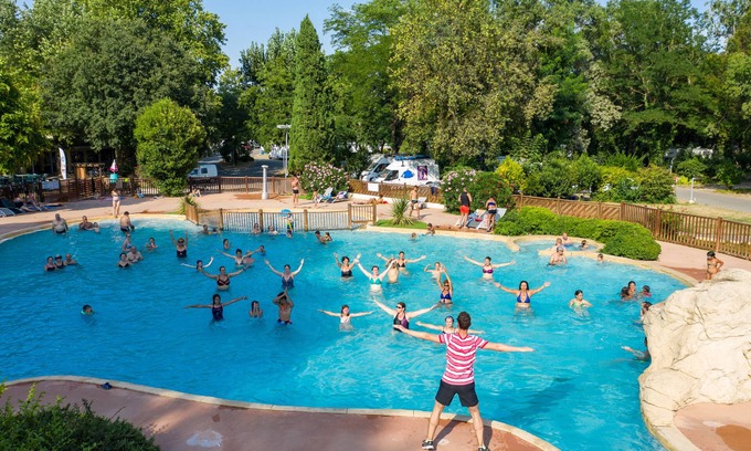Avignon Alquiler De RV | Camping Du Pont D'Avignon