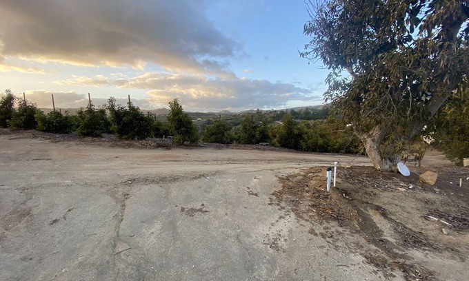 Fallbrook Alquiler De RV | Camping in the Avocados with Mountain river views