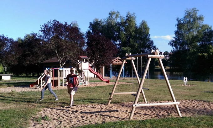 Ladignac le Long Alquiler De RV | Camping Ladignac Caravan Park