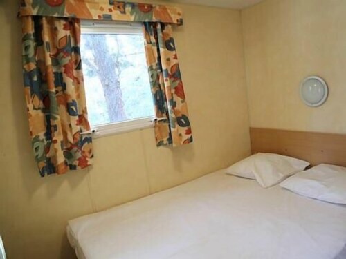 Fabrezan Casa | Camping Le Pinada *** - Mobilhome for 4 People