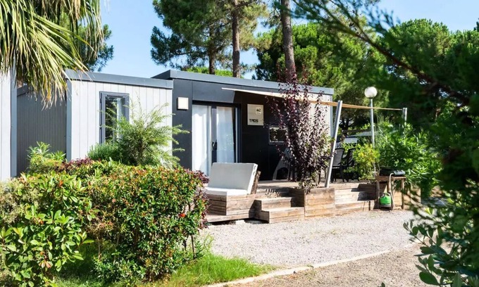 Vendres Casa | Camping Les Mûriers **** - 3-Room VIP Cottage for 4 People with Air Conditioning + TV