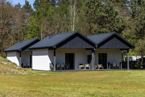 Wałcz Casa | Camping skansen Zdbice - domek letniskowy 4