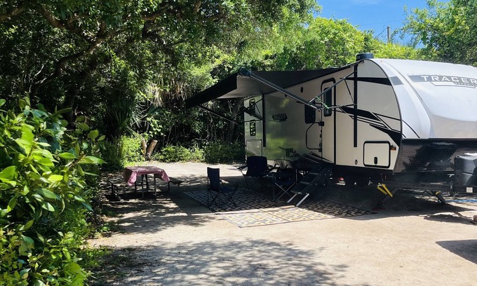 Vilano Beach Alquiler De RV | Camping! You Reserve a Site, We Deliver!