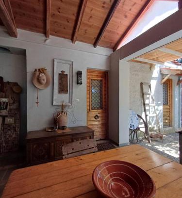 Eva Otro | Campo Elea - Menta & Levanta Guest Houses