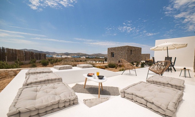 Paros Apartamento | Campo Suites