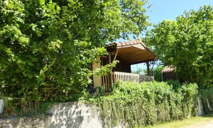 Rouffignac-Saint-Cernin-de-Reilhac Chalet De Esquí | Campsite Flower Les Terrasses de Dordogne *** - Standard Chalet 3 rooms 4 people Without Sanitary facilities