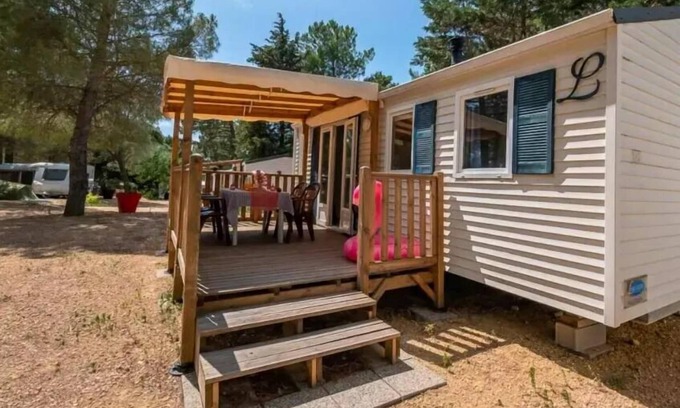 Mondragon Casa | Campsite La Pinède in Provence *** - Mobile Home Aneth 3 Rooms 4 People