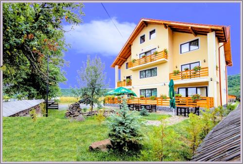 Sarasau Casa | Camves Inn