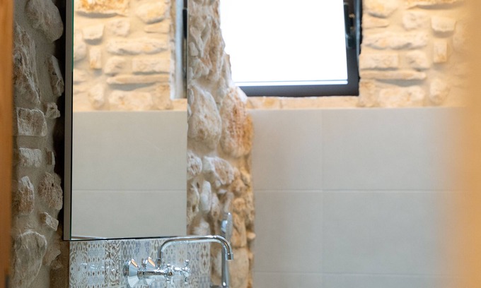 Mediona Casa | Casa rural con piscina y barbacoa ideal para familias, en plena naturaleza