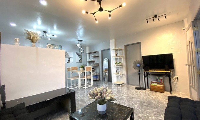 Virac Casa | Can Accommodate up to 10 Guests - Near Virac Airport