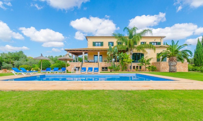 Ses Salines Villa | CAN BOU - Villa con piscina privada, a las afueras de Ses Salines y a 4 km de la playa. Wi