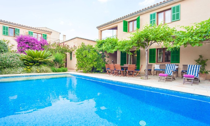 Petra Villa | CAN CASTA - Villa con piscina privada en Petra. WiFi Gratis.