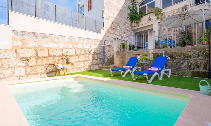 Maria de la Salut Chalet De Esquí | Can Forner - Four Bedroom Chalet, Sleeps 8
