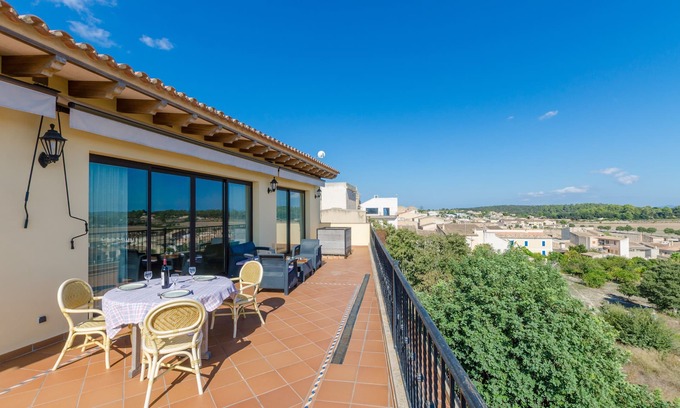 Sineu Casa | CAN NADAL - ADULTS ONLY - Bonita casa de pueblo con vistas espectaculares. WiFi Gratis.
