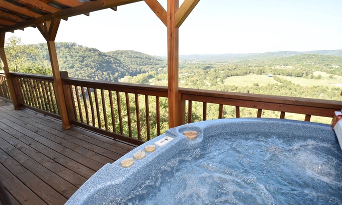 Eureka Springs Cabina | Can-U-Canoe Riverview Cabaña cálida y acogedora Excepcional vista al río