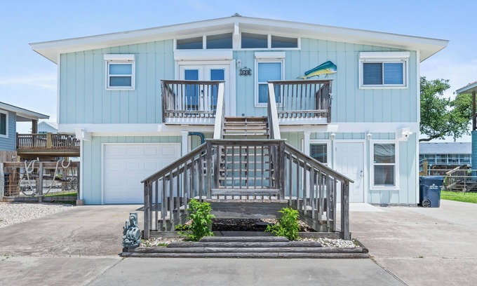 City-by-the Sea Casa | Canal Breeze! Waterfront property! Private pool!