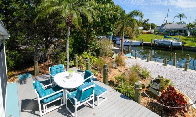 Bayshore Gardens Casa | CANAL FRONT W/DOCK, Water View, Dock your Boat, Free WIFI Dog - See Note...