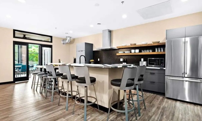 Downtown - Waterfront Condominio | Canal Park/Downtown Duluth Luxury Condo. 4 bedroom, 2.5 bath