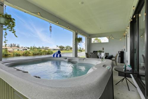 Mariner Casa | Canal's Breeze