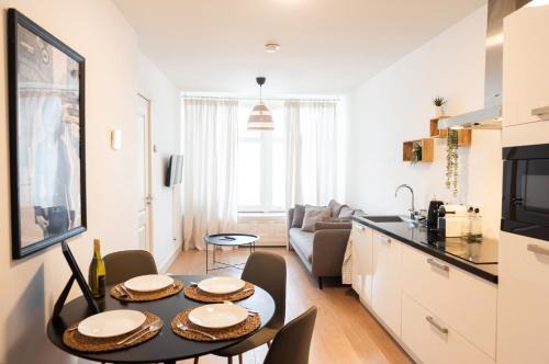 Jordaan Cama Y Desayuno | Canal View Apartment