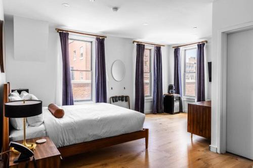 Bangor Apartamento | Canal View, DTWN Bangor, Steps to great Restaurants, Room # 210