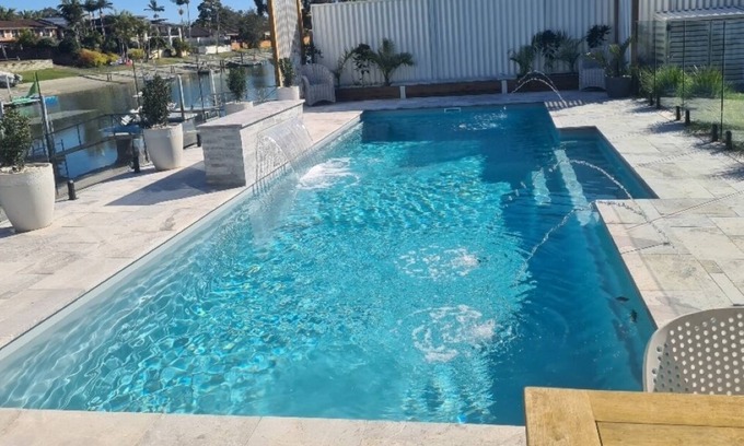 Port Macquarie Casa | Canal Waterfront Retreat Hosts 10 Pool & Spa