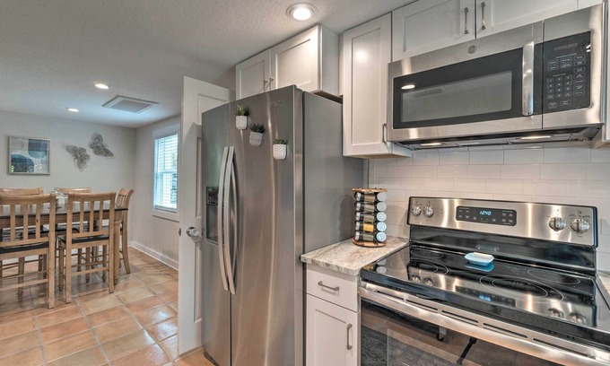 Palmetto Casa | Canalfront Home w/ Kayaks, Pool & On-Site Fishing!