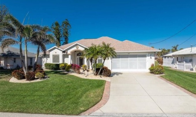 Long Meadow Casa | Canalfront Pool Home – Heated Saltwater Oasis Near Beaches