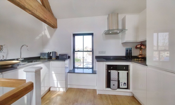 Retford Cabaña | CANALSIDE WHARF, family friendly in Retford